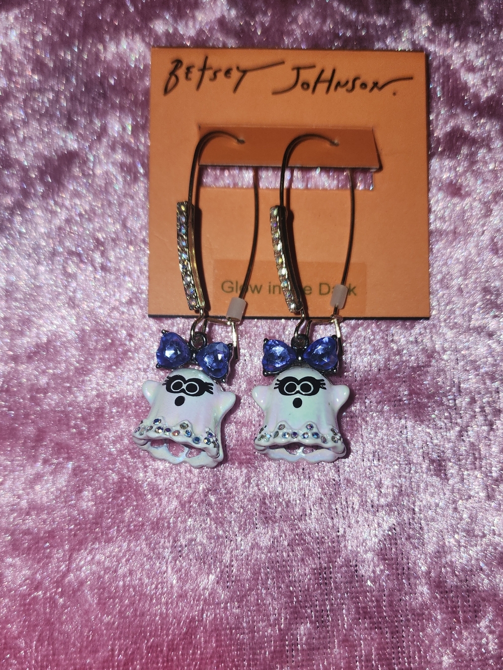 👻💜NWT Betsey Johnson Ghost Earrings / Glow In the Dark 👻✨️ - Picture 1 of 7